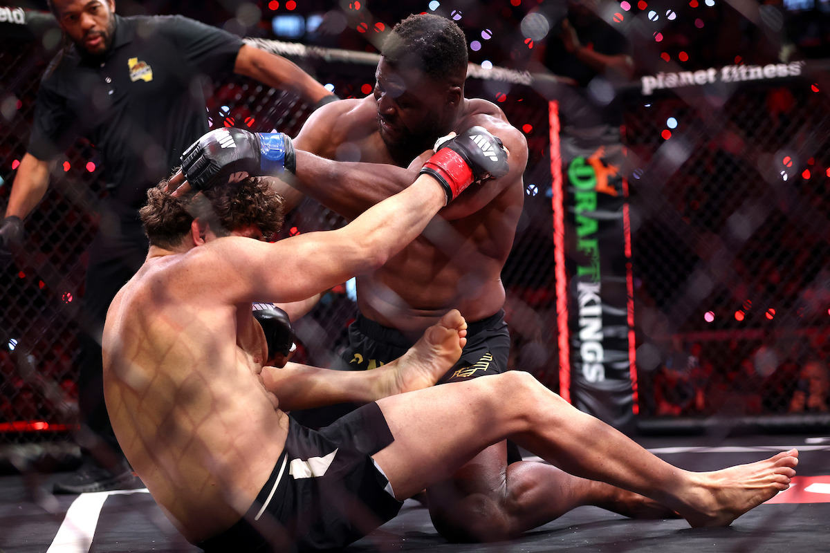 Francis Ngannou nokautirao Philipea Linsa, proziva Jona Jonesa
