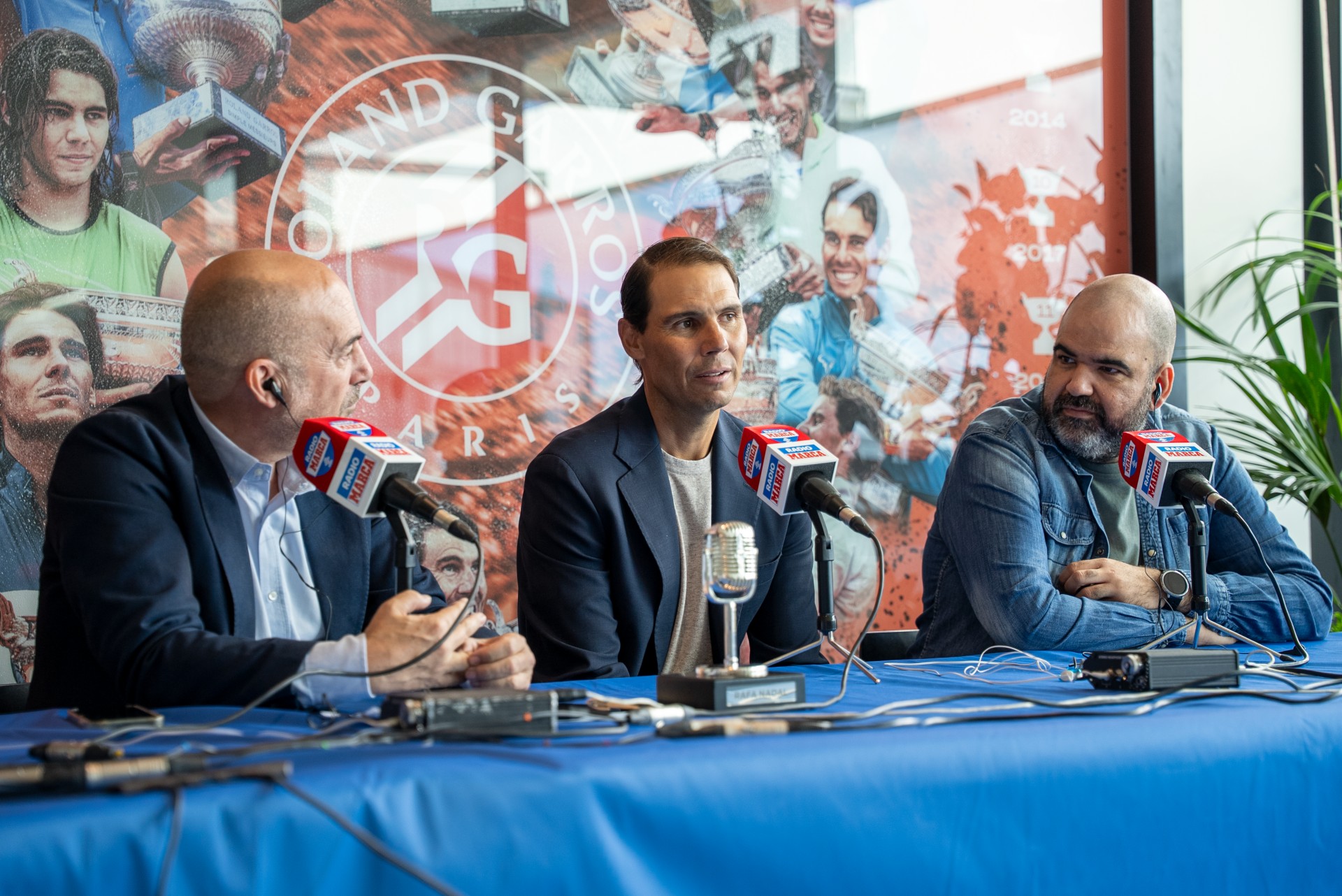 Rafa Nadal, sa Raulom Varelom i Joseom Luisom A. Escarabajano.