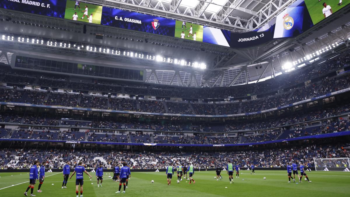 Real Madrid: Florentino Perez besan na Bernabeu boos
