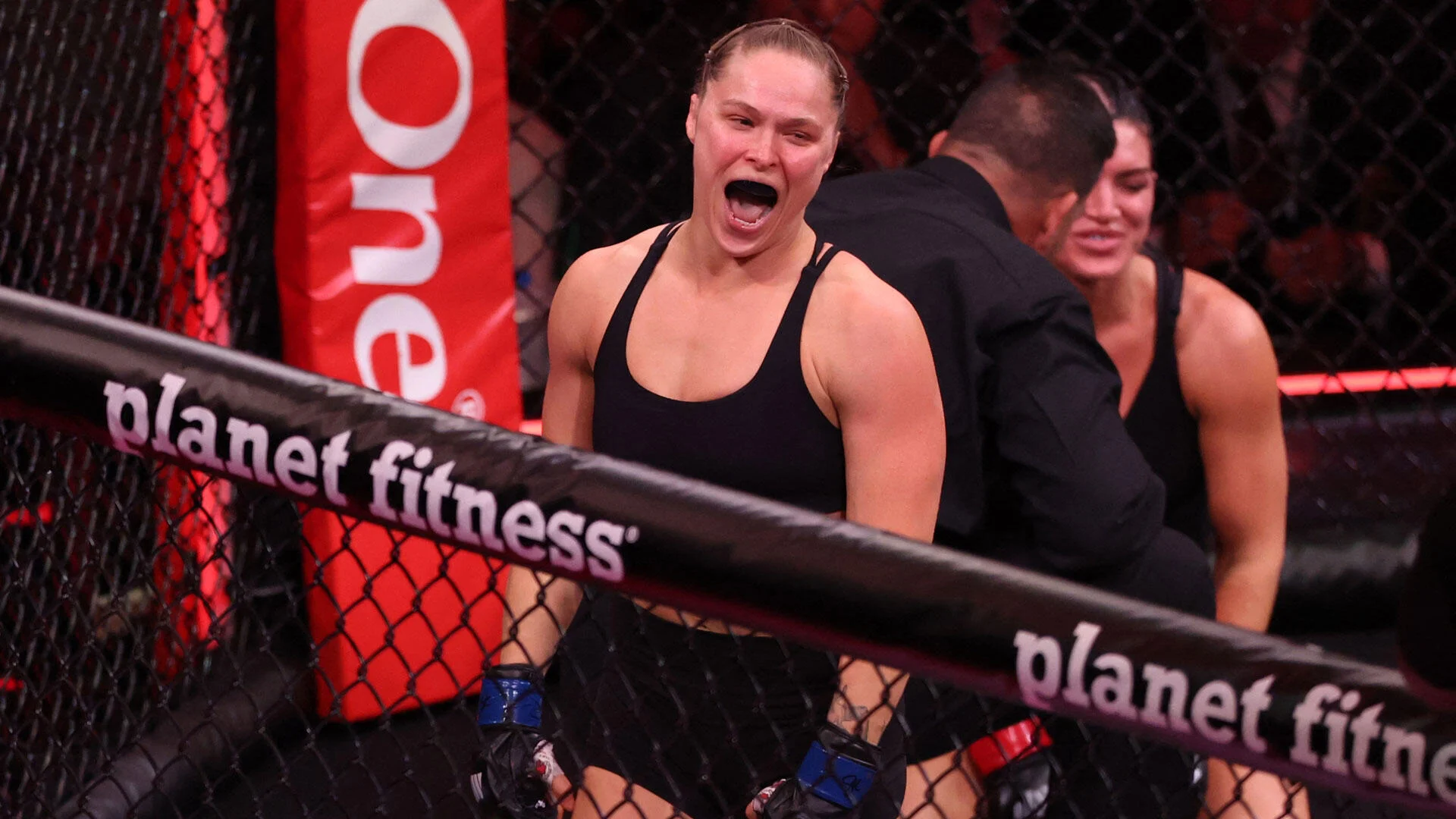 Ronda Rauzi podnosi Gina Carano u 17 sekundi