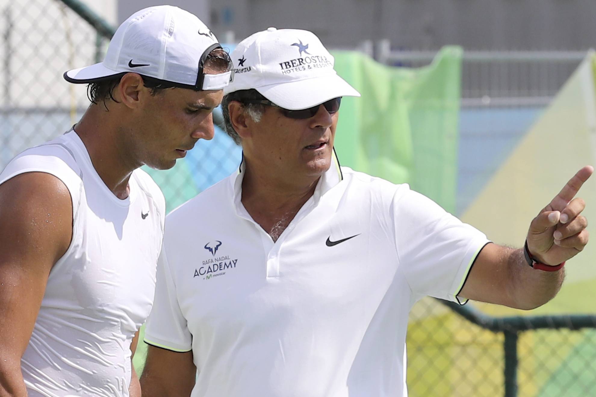 Toni Nadal, glas iskustva sa Rafom, savetuje Karlosa Alkaraza da li bi trebalo da igra na Rolan Garosu ili ne