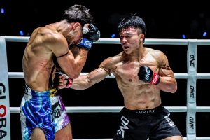 Worapon Lukjaoporongtom punches Tom Casse at ONE Friday Fights 153