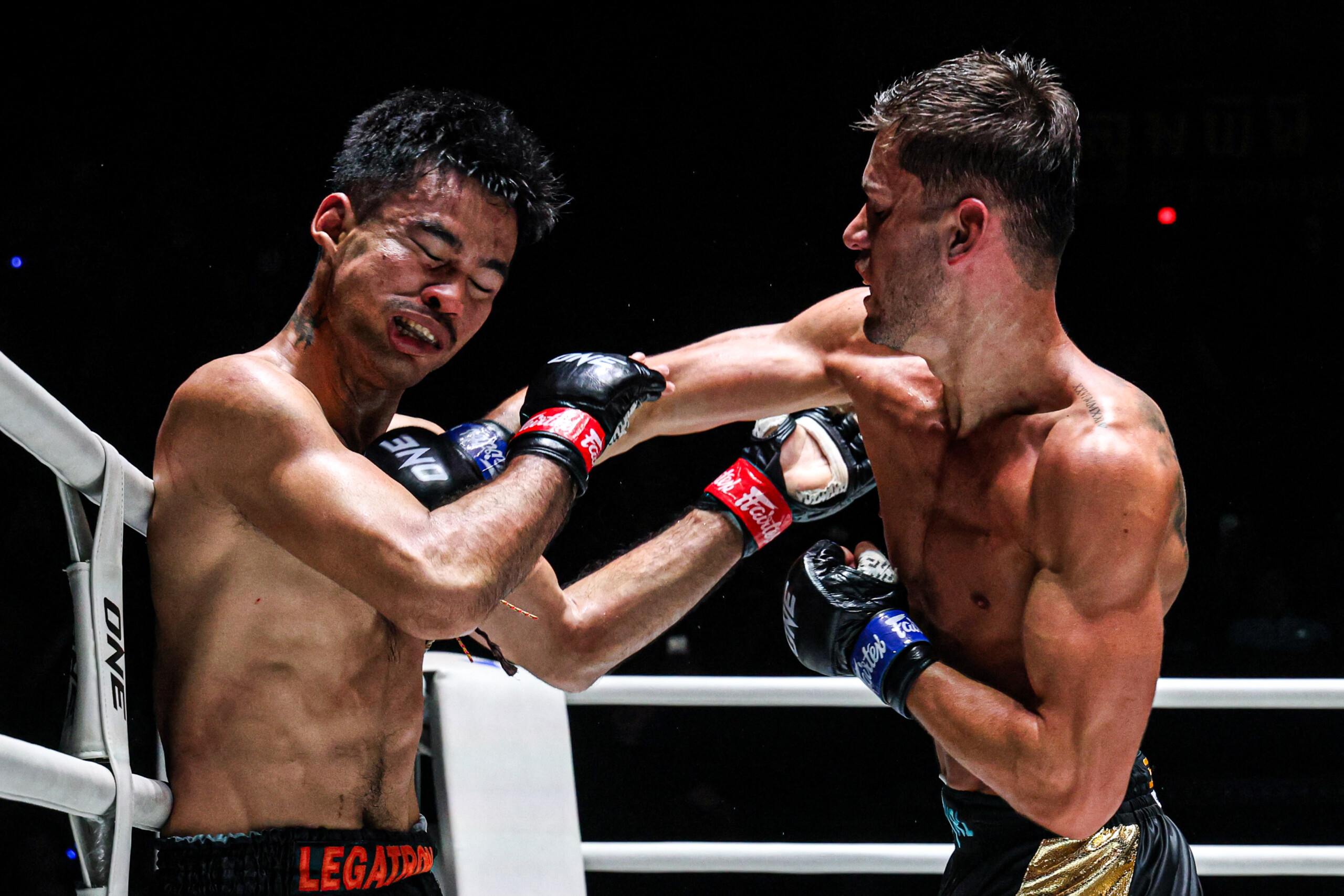 George Jarvis slams a fierce right hand at Rungrawee Sitsongpeenong at ONE Friday Fights 85.