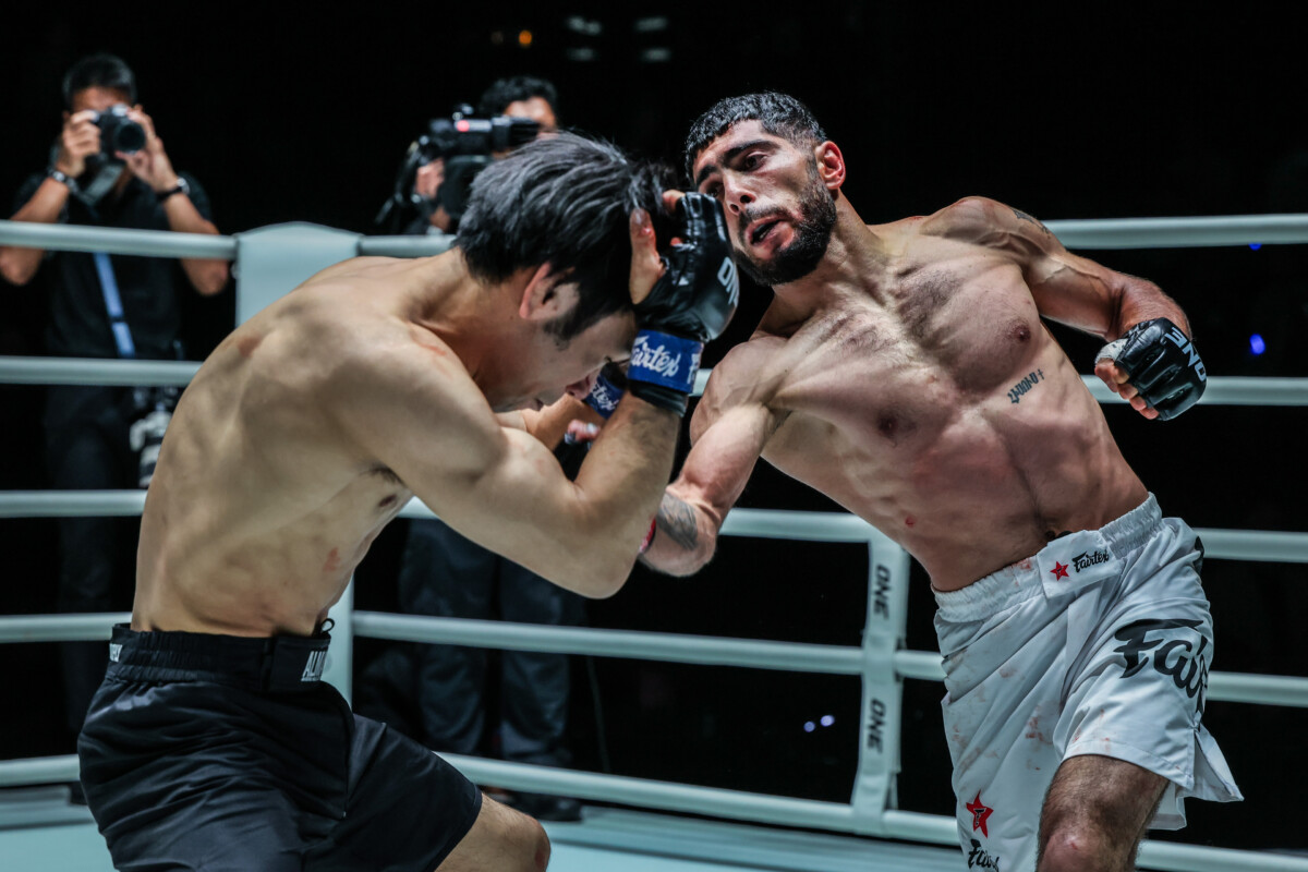 Jermenski MMA borac Karen Ghazarian spušta aperkat na Hisashi Ezaki