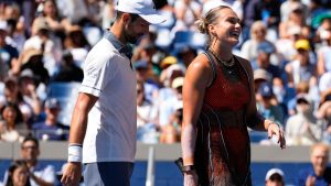 Djokovic y Sabalenka duran 49 minutos en el mixto del US Open