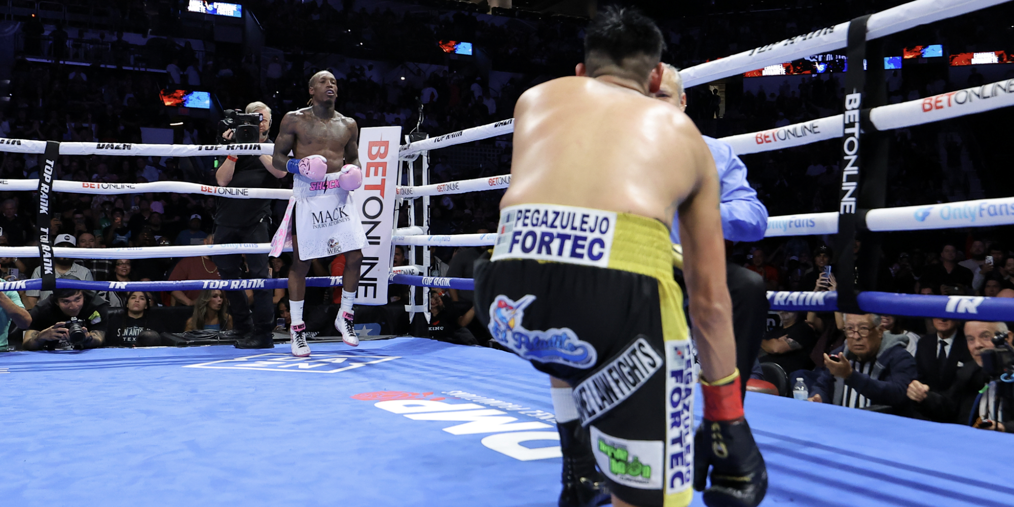 O’Shaquie Foster Drops Emanuel Navarrete Twice, Unifies Three Titles